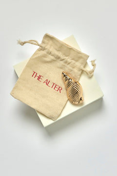 Alter Amulet Conch Shell - Gold